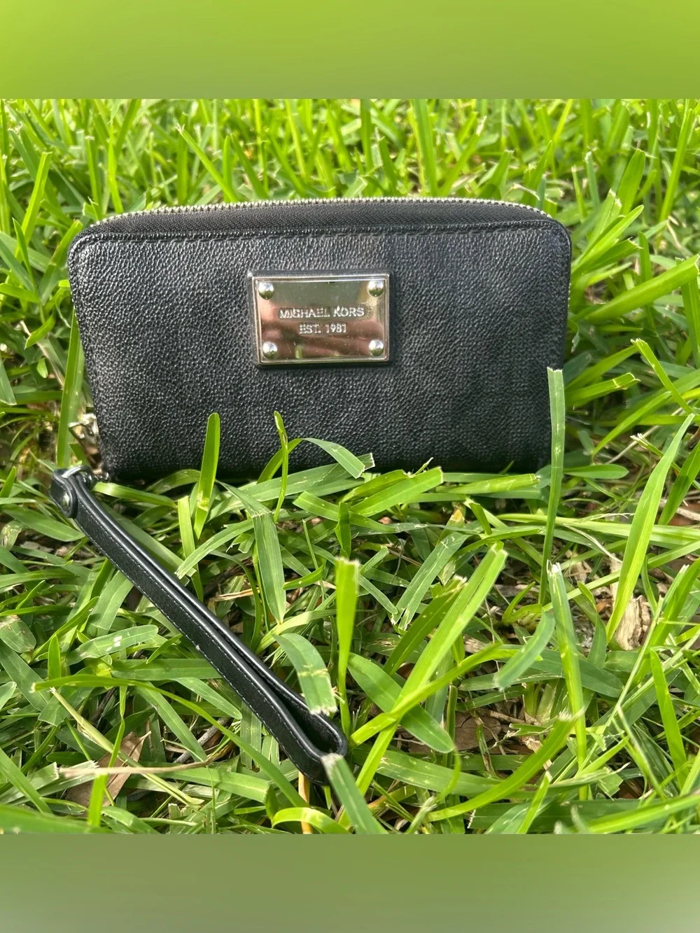 Michael Kors Jet Set Zippy Wallet / Wristlet Black Leather